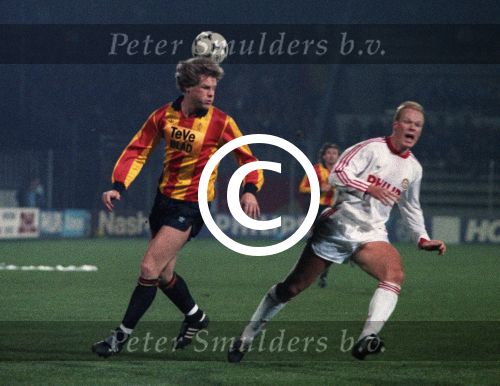 Eindhoven, 8 Februari 1989
2e Wedstrijd tussen PSV-KV Mechelen, eindstand 1-0
Erwin Koeman Ronald Koeman
Foto Peter Smulders BV