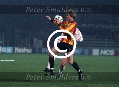 Eindhoven, 8 Februari 1989
2e Wedstrijd tussen PSV-KV Mechelen, eindstand 1-0
Erwin Koeman Ronald Koeman
Foto Peter Smulders BV