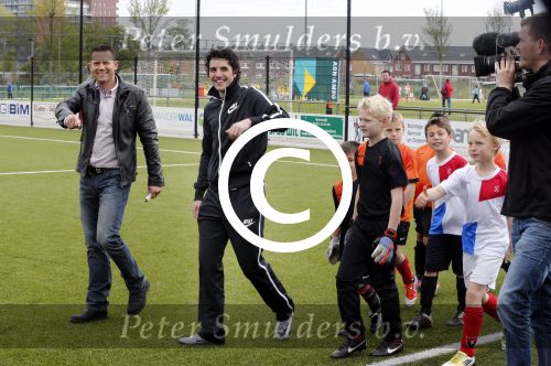 Beverwijk 25 mei 2013
Voetbaltournooi van Rafael v d Vaart . Zijn vriendin Sabia Boulahrouz en zoon Damian zijn ook aanwezig. Broer Fernando v d Vaart
Peter Smulders bv