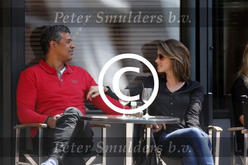Amsterdam 31 mei 2013
Frank Rijkaard en zijn vrouw Stephanie op terras.
Peter Smulders bv