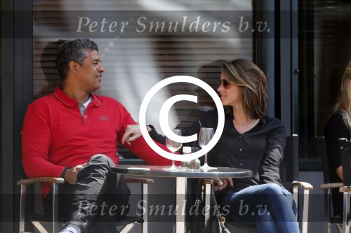 Amsterdam 31 mei 2013
Frank Rijkaard en zijn vrouw Stephanie op terras.
Peter Smulders bv