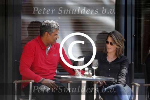 Amsterdam 31 mei 2013
Frank Rijkaard en zijn vrouw Stephanie op terras.
Peter Smulders bv