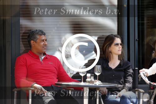 Amsterdam 31 mei 2013
Frank Rijkaard en zijn vrouw Stephanie op terras.
Peter Smulders bv