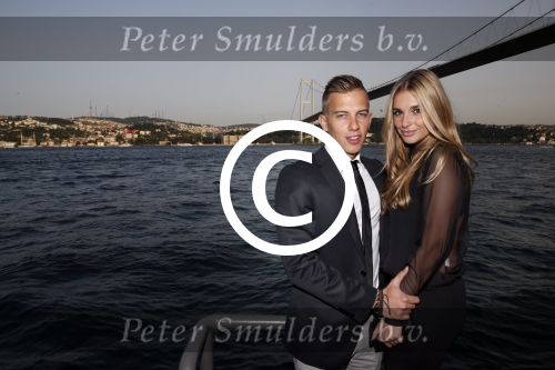 Istanbul 21 mei 2013
Presentatie nieuw sieradenlijn Yolanthe Cabau van Yolanthe Sneijder Cabau in het meest populaire restaurant / club Reina van Istanbul. Wesley Sneijder was trots als een pauw. Gaby Blaaser met vriend Nick Base
Peter Smulders bv