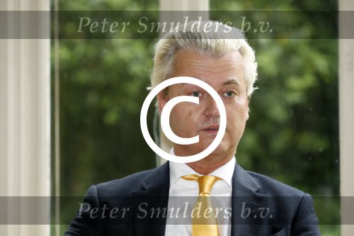 Den Haag 19 juni 2013
Karel Hille interviewt Geert Wilders bij daar waar Karel woont.
Peter Smulders bv