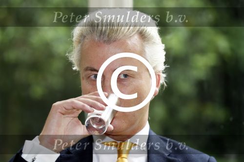 Den Haag 19 juni 2013
Karel Hille interviewt Geert Wilders bij daar waar Karel woont.
Peter Smulders bv