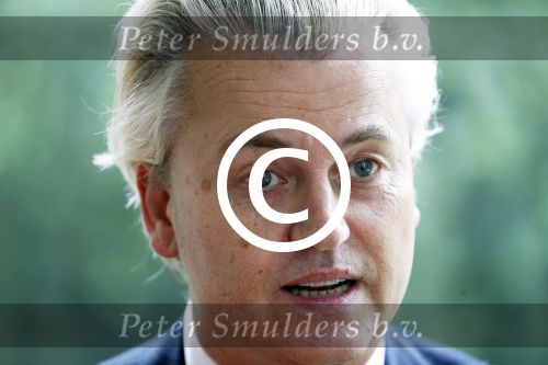 Den Haag 19 juni 2013
Karel Hille interviewt Geert Wilders bij daar waar Karel woont.
Peter Smulders bv