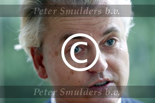 Den Haag 19 juni 2013
Karel Hille interviewt Geert Wilders bij daar waar Karel woont.
Peter Smulders bv