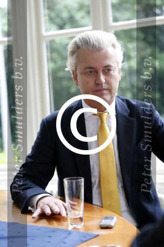 Den Haag 19 juni 2013
Karel Hille interviewt Geert Wilders bij daar waar Karel woont.
Peter Smulders bv