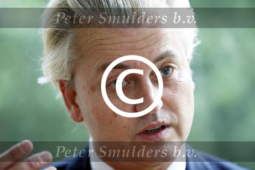 Den Haag 19 juni 2013
Karel Hille interviewt Geert Wilders bij daar waar Karel woont.
Peter Smulders bv