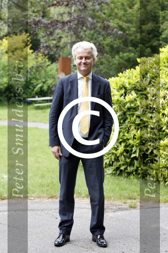 Den Haag 19 juni 2013
Karel Hille interviewt Geert Wilders bij daar waar Karel woont.
Peter Smulders bv