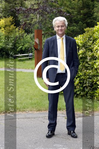 Den Haag 19 juni 2013
Karel Hille interviewt Geert Wilders bij daar waar Karel woont.
Peter Smulders bv