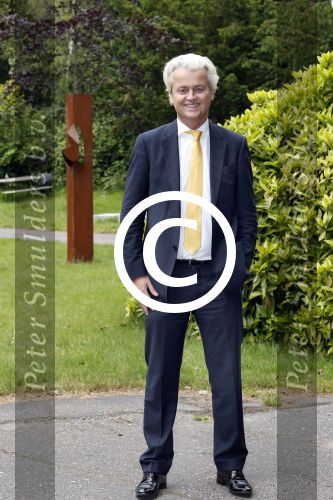 Den Haag 19 juni 2013
Karel Hille interviewt Geert Wilders bij daar waar Karel woont.
Peter Smulders bv