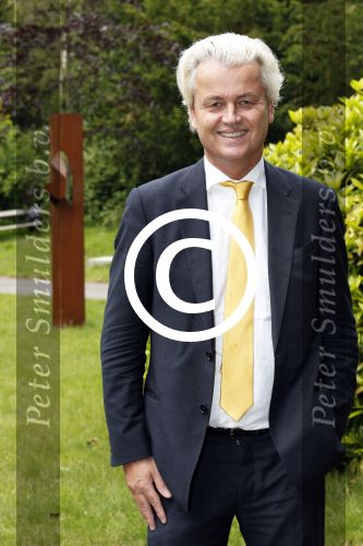 Den Haag 19 juni 2013
Karel Hille interviewt Geert Wilders bij daar waar Karel woont.
Peter Smulders bv