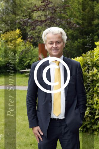 Den Haag 19 juni 2013
Karel Hille interviewt Geert Wilders bij daar waar Karel woont.
Peter Smulders bv