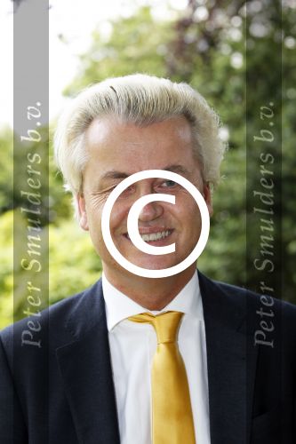 Den Haag 19 juni 2013
Karel Hille interviewt Geert Wilders bij daar waar Karel woont.
Peter Smulders bv