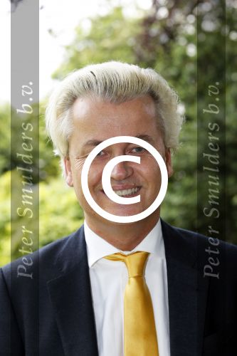 Den Haag 19 juni 2013
Karel Hille interviewt Geert Wilders bij daar waar Karel woont.
Peter Smulders bv