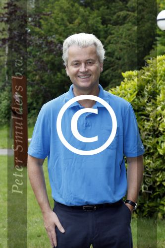 Den Haag 19 juni 2013
Karel Hille interviewt Geert Wilders bij daar waar Karel woont.
Peter Smulders bv