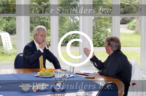 Den Haag 19 juni 2013
Karel Hille interviewt Geert Wilders bij daar waar Karel woont.
Peter Smulders bv
