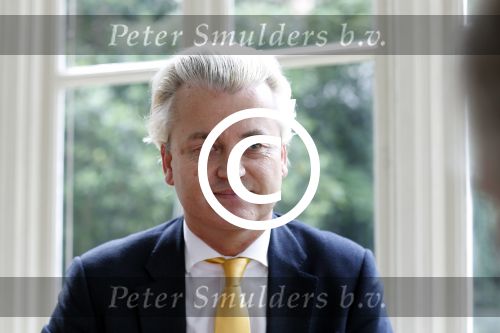 Den Haag 19 juni 2013
Karel Hille interviewt Geert Wilders bij daar waar Karel woont.
Peter Smulders bv
