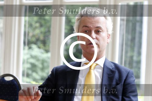 Den Haag 19 juni 2013
Karel Hille interviewt Geert Wilders bij daar waar Karel woont.
Peter Smulders bv