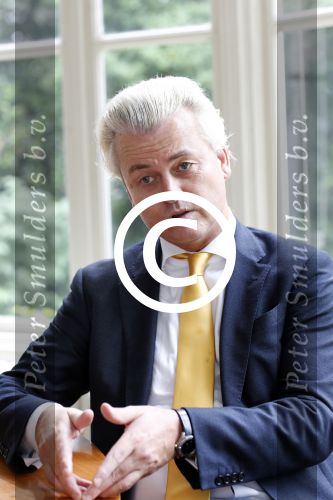 Den Haag 19 juni 2013
Karel Hille interviewt Geert Wilders bij daar waar Karel woont.
Peter Smulders bv