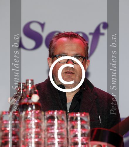 Amsterdam 14 maart 2013
PERPRESENTATIE SPEELFILM SOOF, CAST  GEORGE VAN HOUTS, DICK VAN DEN TOORN, EVA LAURENSSEN, MARYAM HASSOUNI, ANNEKE BLOK, LIES VISSCHEDIJK, DAN KARATY, FEDJA VAN HUET, CHANTAL JANZEN, MARJOLEIN BEUMER, ANTOINETTE BEUMER