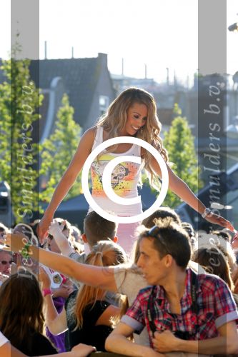 Purmerend 4 juni 2013
Tros Muziekfeest en sterren.nl awards op de markt in Purmerend. Glennis Grace
Peter Smulders bv