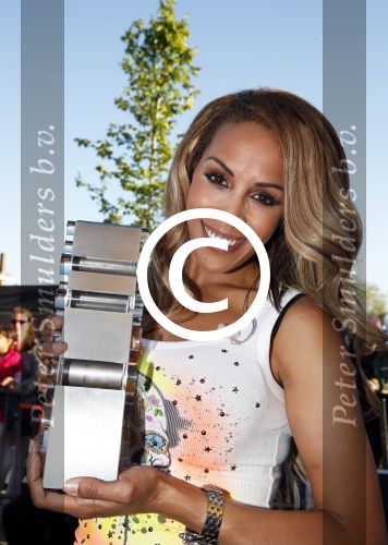 Purmerend 4 juni 2013
Tros Muziekfeest en sterren.nl awards op de markt in Purmerend. Glennis Grace
Peter Smulders bv