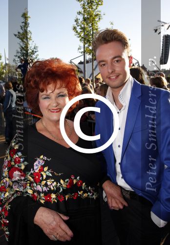 Purmerend 4 juni 2013
Tros Muziekfeest en sterren.nl awards op de markt in Purmerend. imca Marina met nieuwe producer
Peter Smulders bv
