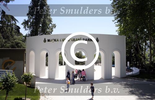 Istanbul 20 en 22 mei 2013
Diverse gebouwen en populaire winkels in Istanbul.
Peter Smulders bv