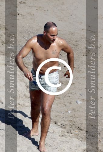 ibiza 15 juni 2013
Wesley Sneijder en Yolanthe Sneijder Cabau met Rodney Reduan en Jalal Diba en vrienden bij tropicana beach.
Peter Smulders bv