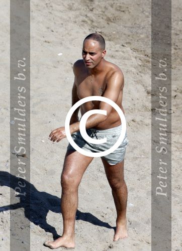 ibiza 15 juni 2013
Wesley Sneijder en Yolanthe Sneijder Cabau met Rodney Reduan en Jalal Diba en vrienden bij tropicana beach.
Peter Smulders bv