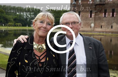 Haarzuilens 12 juni 2013
Haringparty op kasteel de Haar in Haarzuilens. jan Nagel met vrouw
Peter Smulders bv