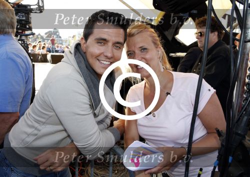 Purmerend 4 juni 2013
Tros Muziekfeest en sterren.nl awards op de markt in Purmerend. jan Smit en zijn zus Jenny
Peter Smulders bv
