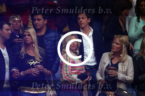 Arena 25 mei 2013
Toppers in concert in de arena met Jeroen v d Boom Rene Froger en Gerard Joling. Jan Smit met zijn zwangere vrouw Lisa
Peter Smulders bv