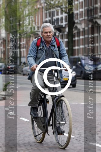Amsterdam 30 mei 2013
jan Stekelenburg op de fiets in amsterdam zuid.
Peter Smulders bv