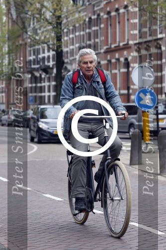 Amsterdam 30 mei 2013
jan Stekelenburg op de fiets in amsterdam zuid.
Peter Smulders bv