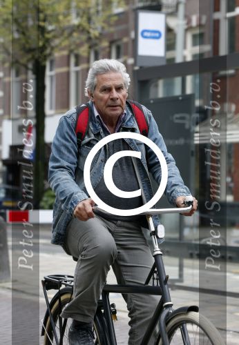 Amsterdam 30 mei 2013
jan Stekelenburg op de fiets in amsterdam zuid.
Peter Smulders bv