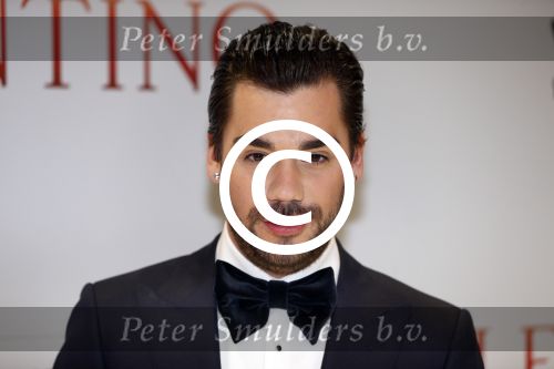 Amsterdam 18 maart 2013
Premiere Valentino in Tuschinski met in de hoofdrollen Najib Amhali Elise Schaap Johnny de Mol en Yolanthe Sneijder Cabau. Jannice
Peter Smulders bv