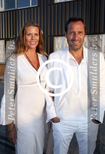 Amsterdam 7 juni 2013
Frank de Boer heeft feestje georganiseerd voor dochter en vrouw in the harbour club. Johnny v t Schip en Danielle v t Schip
Peter Smulders bv