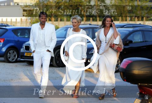 Amsterdam 7 juni 2013
Frank de Boer heeft feestje georganiseerd voor dochter en vrouw in the harbour club. Johnny v t Schip en Danielle v t Schip
Peter Smulders bv
