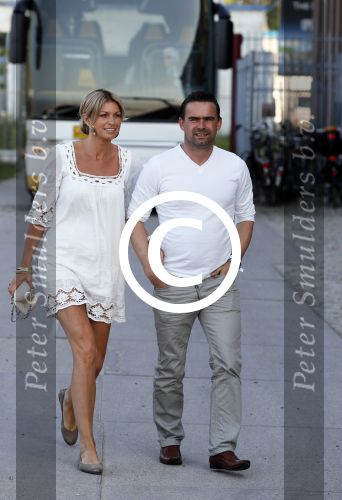 Amsterdam 7 juni 2013
Frank de Boer heeft feestje georganiseerd voor dochter en vrouw in the harbour club. Marc en Chantal Overmars
Peter Smulders bv