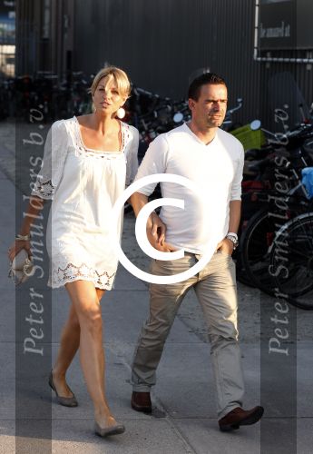 Amsterdam 7 juni 2013
Frank de Boer heeft feestje georganiseerd voor dochter en vrouw in the harbour club. Marc en Chantal Overmars
Peter Smulders bv