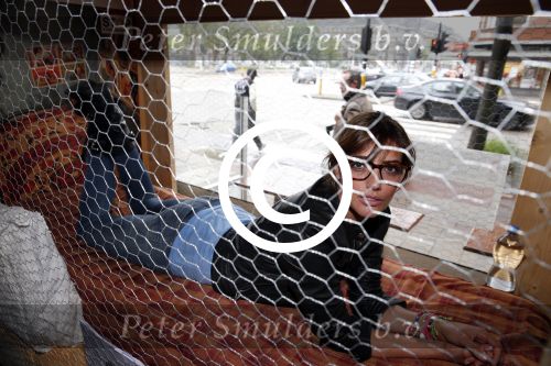 Amsterdam 29 mei 2013
Vivian Reys en Marvy Rieder laten zich opsluiten (lock me up) voor de stichting stop kindermisbruik in Red Sun.
Peter Smulders bv