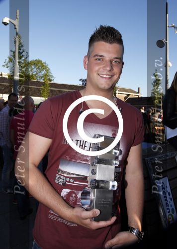 Purmerend 4 juni 2013
Tros Muziekfeest en sterren.nl awards op de markt in Purmerend. Matthijs Koning
Peter Smulders bv