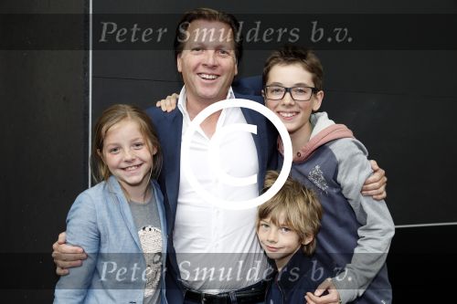 Amsterdam 29 mei 2013
25 jaar Pixar in EXPO Amsterdam. Michiel Mol met kinderen Myrthe Paul en Pieter
Peter Smulders bv