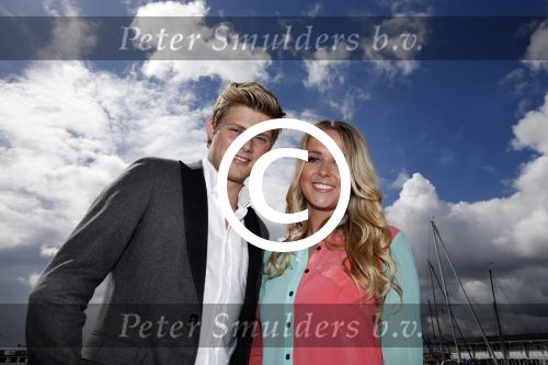 Volendam 23 mei 2013
Presentatie cd Tim Douwsma en Monique Smit in Old Dutch. Irene Moors reikt hem uit.
Peter Smulders bv
