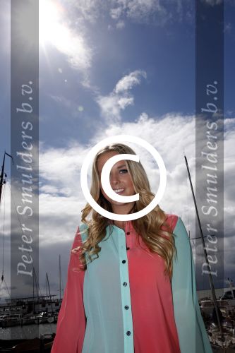 Volendam 23 mei 2013
Presentatie cd Tim Douwsma en Monique Smit in Old Dutch. Irene Moors reikt hem uit.
Peter Smulders bv