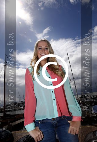 Volendam 23 mei 2013
Presentatie cd Tim Douwsma en Monique Smit in Old Dutch. Irene Moors reikt hem uit.
Peter Smulders bv